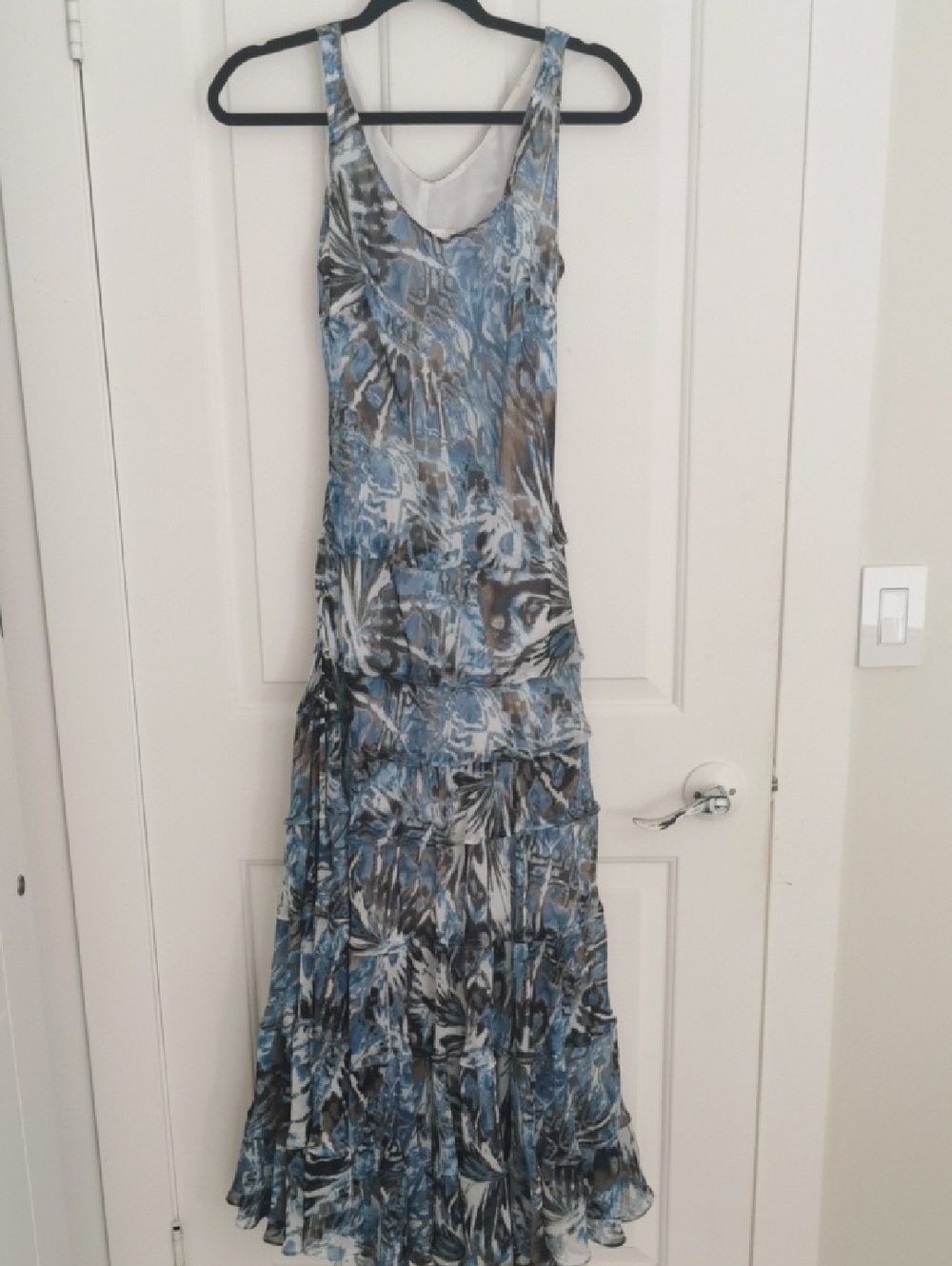 Sleeveless Blue & Neutral Print Maxi Dress - Flowing Tiered Skirt